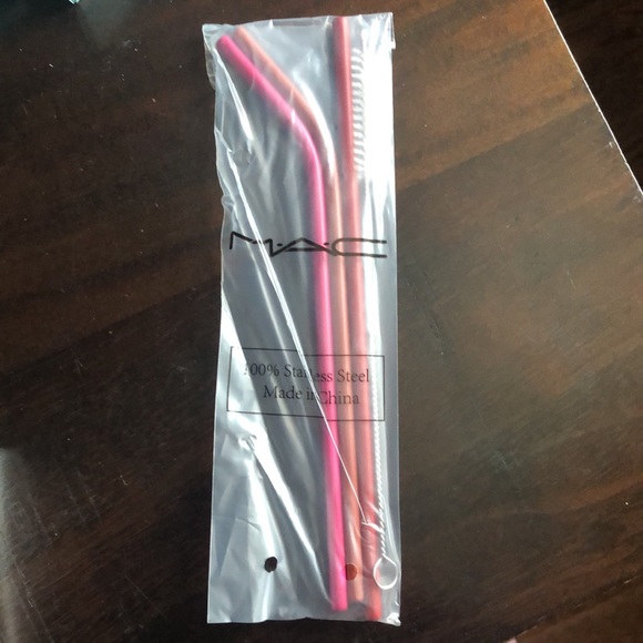 New MAC Sustainable Straw Set & Pouch ♥️💗❤️ - Picture 2 of 9